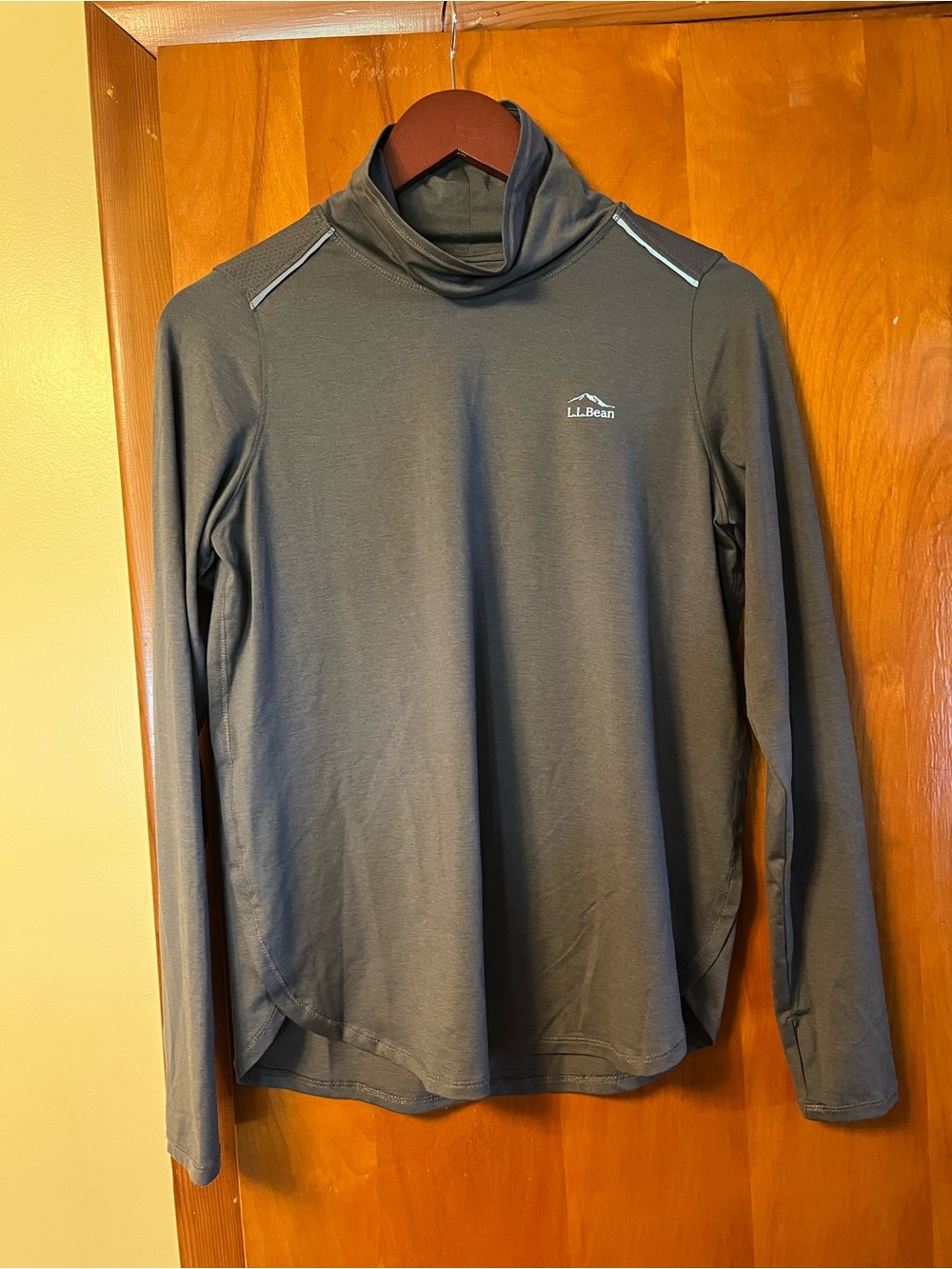 L.L.Bean Slate Gray Performance Mock Neck Top with Light Blue Piping